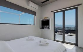 Apartment With Terrace In Piraeus